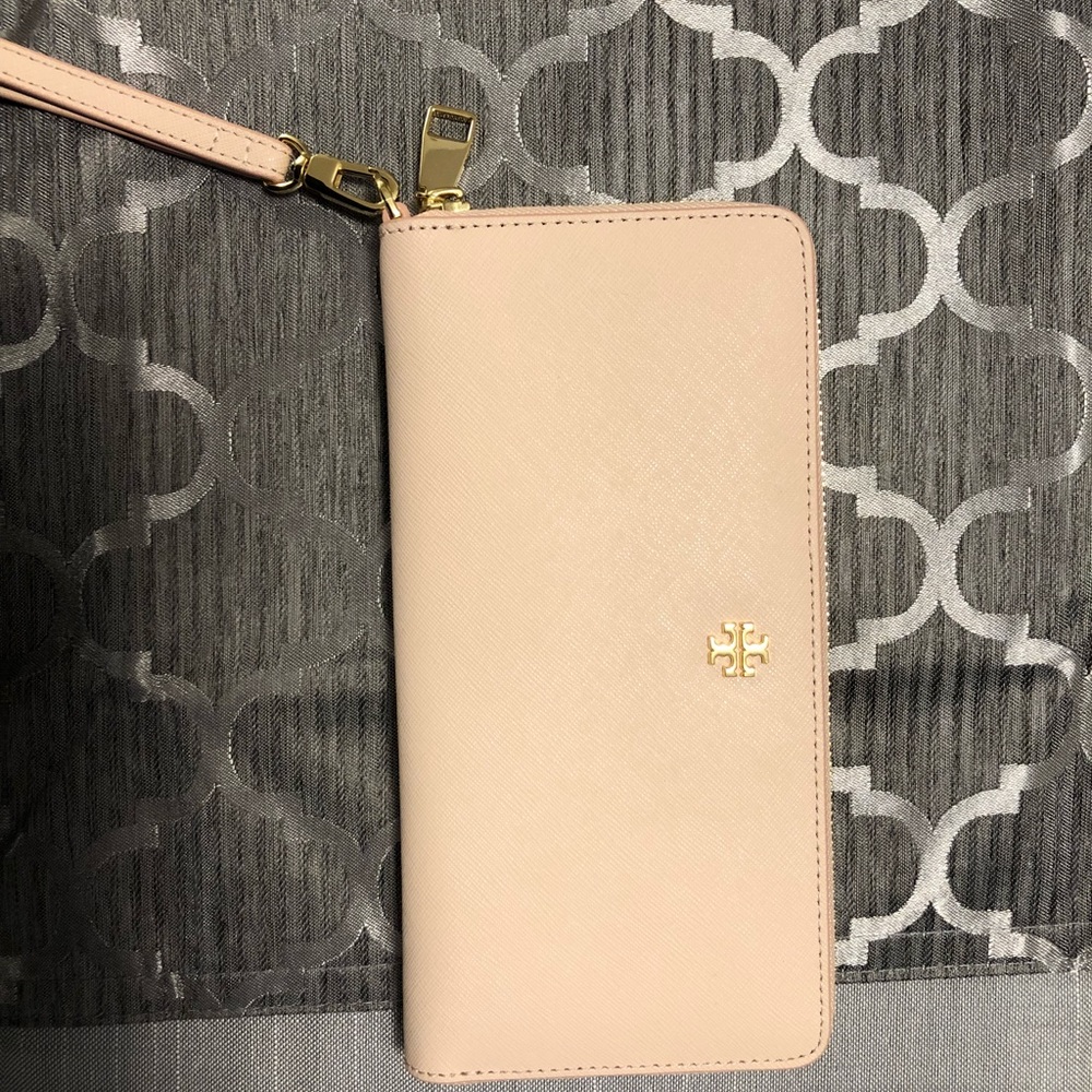 Authentic Tory Burch York wallet